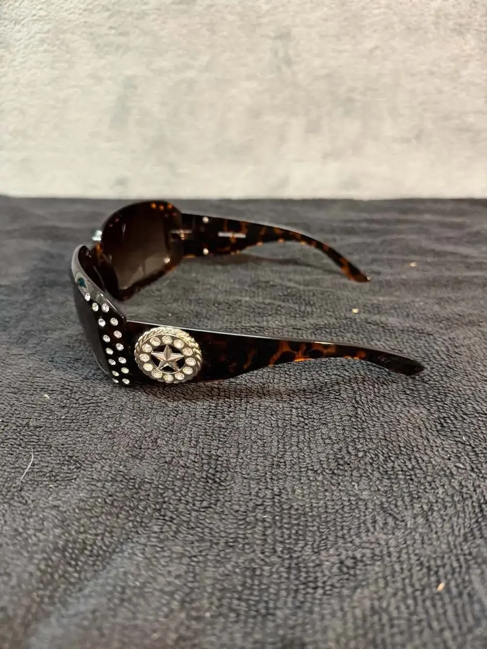 Global Eyewear RodeoQueenSunglasses    Smoke Gradient Lens Rhinestone StarConcho